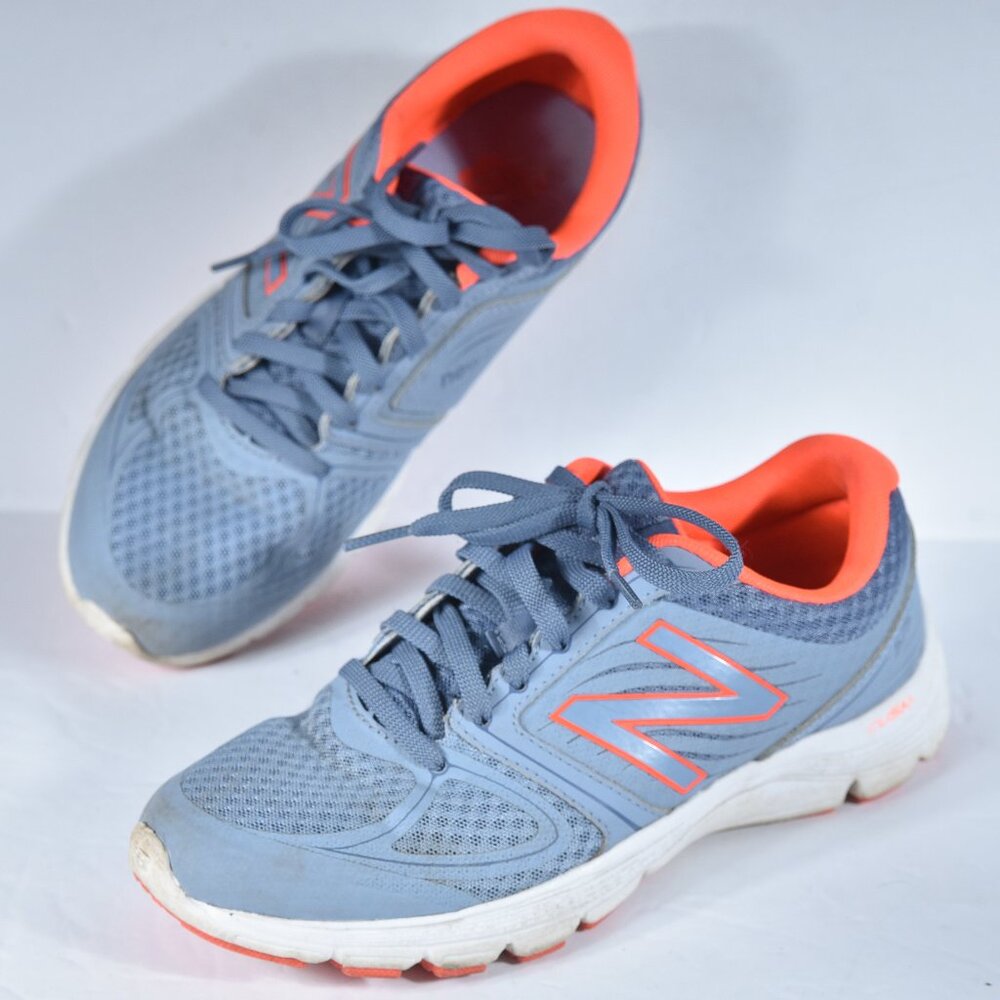 New Balance Women's 575 V2 size 8